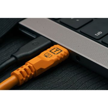 Tether Pro Optima 10G USB-C to USB-C 9.4m Dik Açılı Bağlantı Kablosu