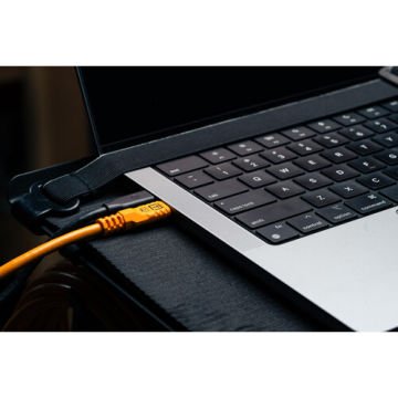 Tether Pro Optima 10G USB-C to USB-C 9.4m Dik Açılı Bağlantı Kablosu