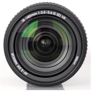 AF-S DX Nikkor 18-140mm f/3.5-5.6G ED VR Zoom Lens