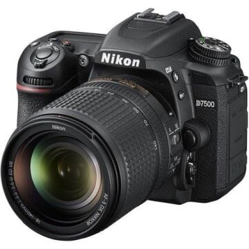 D7500 + AF-S DX Nikkor 18-140mm f/3.5-5.6G ED VR Lens Kit