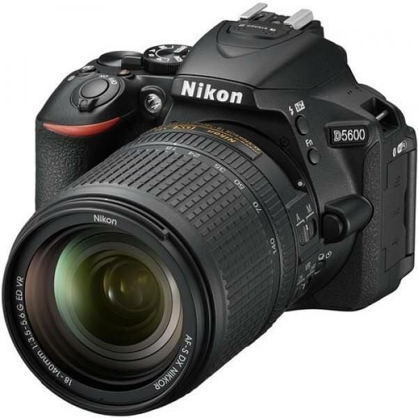 D5600 + AF-S DX Nikkor 18-140mm f/3.5-5.6G ED VR Lens Kit