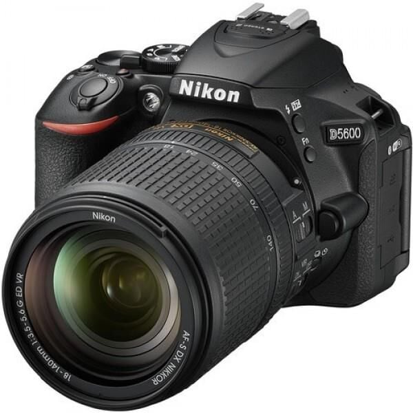 D5600 + AF-S DX Nikkor 18-140mm f/3.5-5.6G ED VR Lens Kit