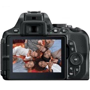 D5600 + AF-S DX Nikkor 18-140mm f/3.5-5.6G ED VR Lens Kit
