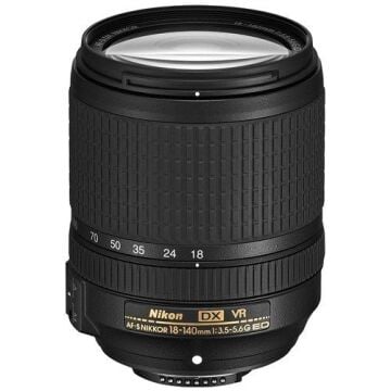 D5600 + AF-S DX Nikkor 18-140mm f/3.5-5.6G ED VR Lens Kit