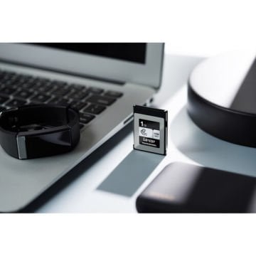 1TB 1750 mb/s Silver Serisi CF Express Type B Hafıza Kartı